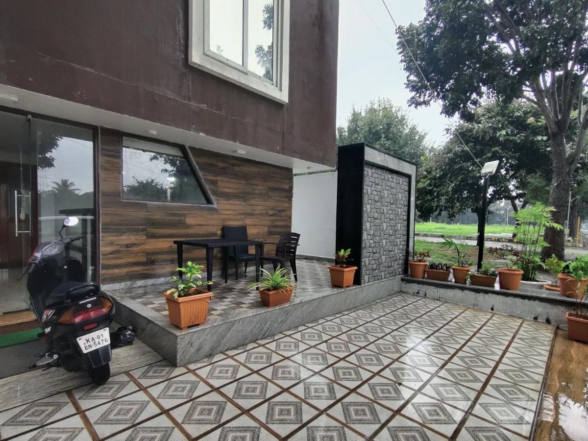 Avi Fortune Suites - Near Bangalore International Airport Экстерьер фото